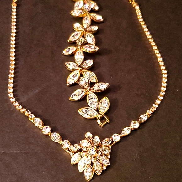 Monet Jewelry - 💛Beautiful Gold/Crystal Bracelet & Necklace Set💛